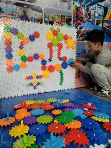 Lego xoay bánh răng